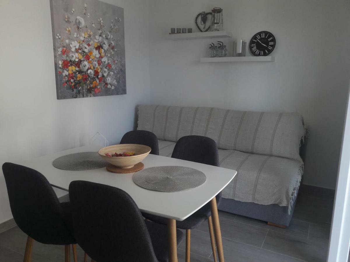 Apartment Tea 2 Primošten Esterno foto